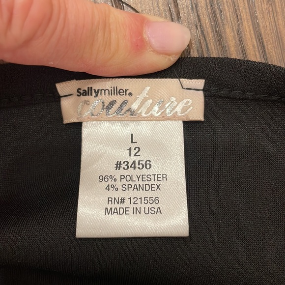 Girls Sleeveless Dress - Picture 3 of 3